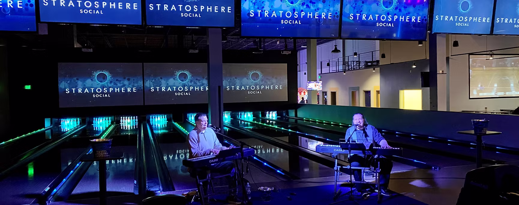 dueling pianos